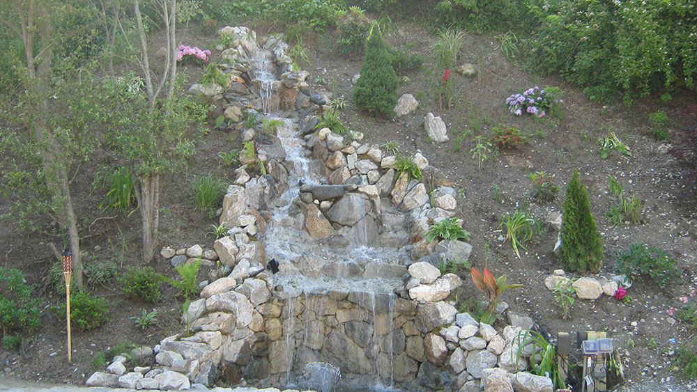 LaFamiglia Waterfall